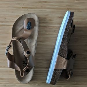 Moosefield T-Strap Leather Sandal